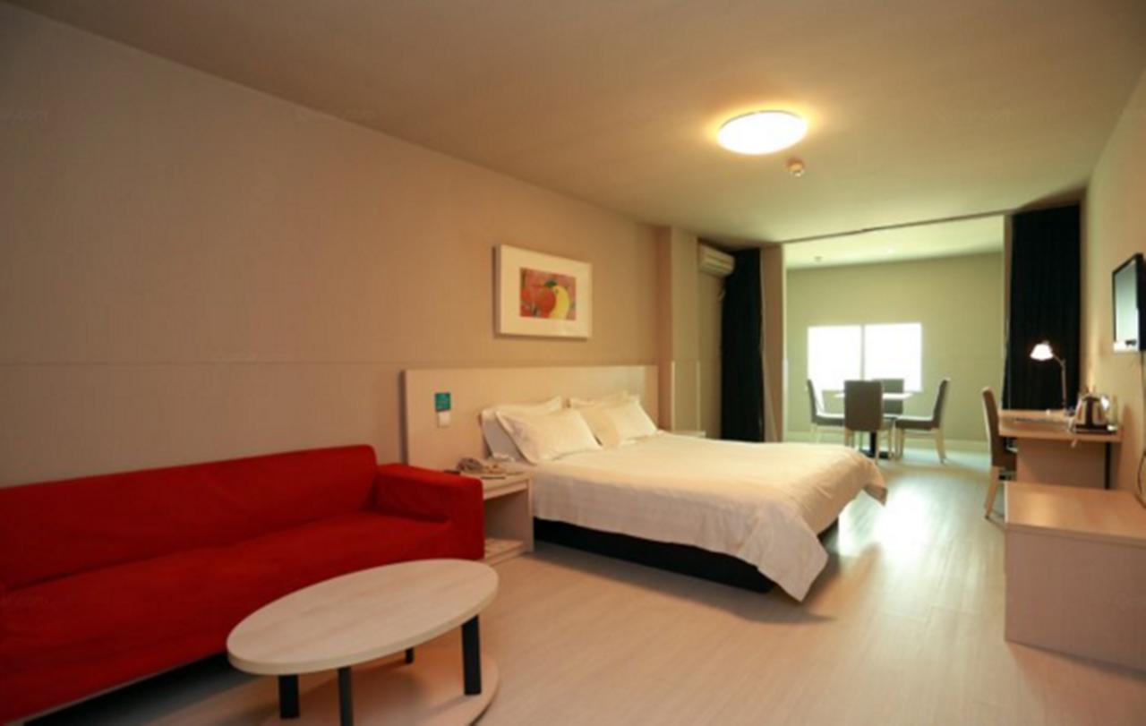 Jinjiang Inn Wuhan Optical Valley Finance Habour Экстерьер фото