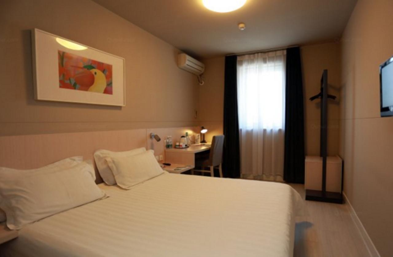 Jinjiang Inn Wuhan Optical Valley Finance Habour Экстерьер фото